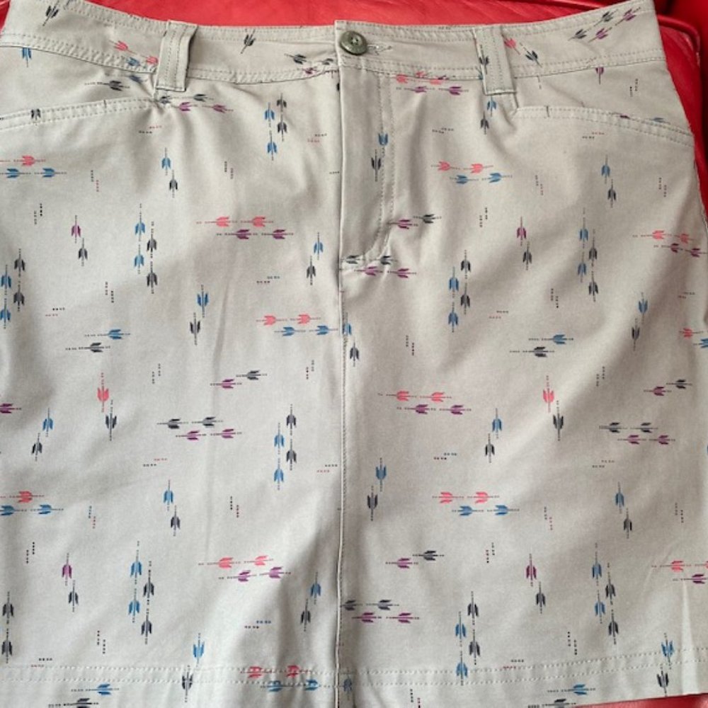 Eddie Bauer Skort -Size 10 -Olive Green Arrow Pattern
